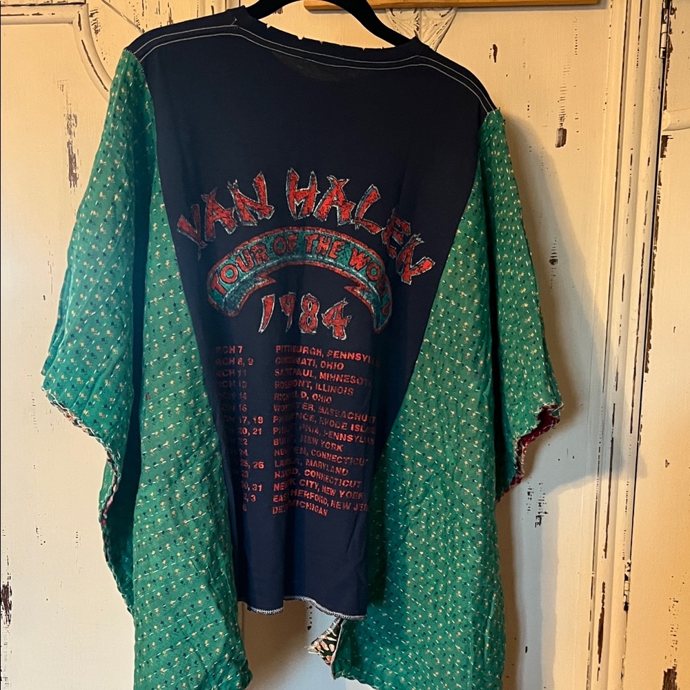 Van Helen Tour tee Colorful Graphic Poncho Top - Picture 4 of 12